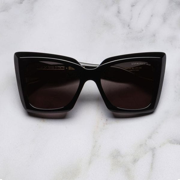 Akira 001 Cat Eye in Black