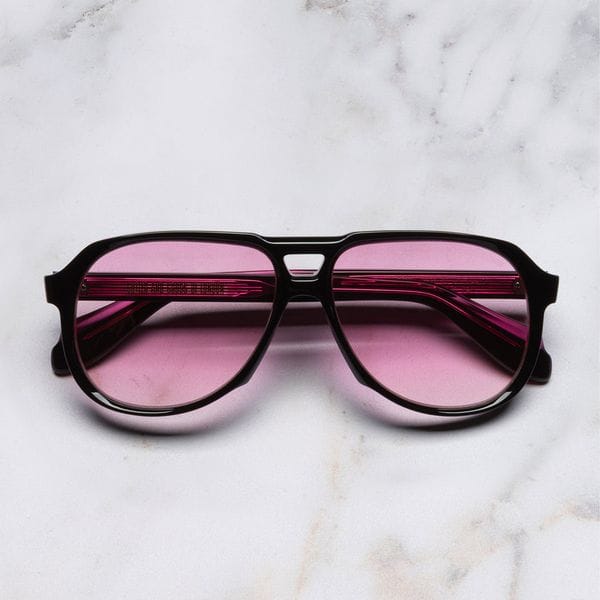 9782 Aviator Sunglasses in Black on Pink